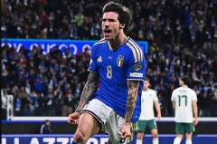 名记爆料：托纳利锁定曼联中场补强首选！德天空透露巴萨紧盯德甲锋线新星