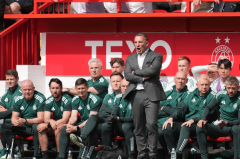 欧冠附加赛：0-0大冷门，52岁罗杰斯率欧冠前冠军遭弱旅逼平