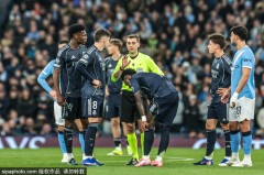 3平10负，自2021年欧冠决赛后切尔西对阵曼城连续13场不胜