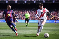 巴萨阿劳霍致胜一击助力球队1-0取胜，五连胜领跑西甲积分榜领先皇马4分