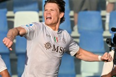 （体育）足球——意甲：那不勒斯胜萨索洛