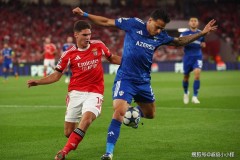 欧冠：2-3大冷门，欧冠2冠王2球领先后崩盘，连丢3球遭弱旅大逆转