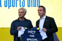 足坛狂欢夜：意甲双雄强势发力，穆帅东家创造历史，西甲格局显现断层