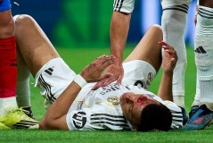 争议再起！姆巴佩受伤流血，主裁拒判点球，皇马官方强烈指责西甲暗箱操作