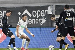 昂热近5轮未尝胜绩，巴黎圣日耳曼面临欧冠考验需分心备战！