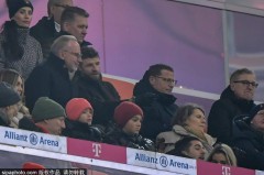 德甲门将评级揭秘：诺伊尔与科贝尔谁更强？