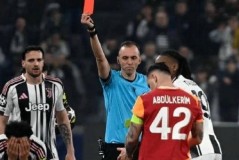 恨不能代表皇马！尤文后卫争顶被推失控踩人染红，皇马更多犯规却逃过处罚