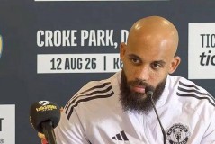 曼联对阵利兹联：一场不可失的较量，潜在隐忧需警惕