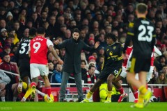 事实证明，逆转绝杀阿森纳的曼联，已经走上了另一条大道