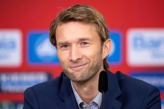 再见了，德甲！罗马诺独家：勒沃库森换帅，滕哈赫下课创德甲纪录