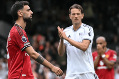 和裁判置气，B费罚丢点球！铁卫造乌龙，曼联1-1富勒姆一胜难求