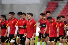 重大实锤！法兰克福扎堆官宣，5大国脚齐聚德甲，这次真的稳了