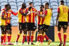 随着马赛1-0，朗斯1-0，榜首易主，法甲最新积分榜如下