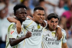 皇马决战巴萨，右边锋之争：迪亚斯和马斯坦托诺谁主沉浮