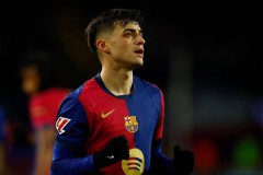 巴萨官方确认佩德里伤情，西甲争冠形势骤然复杂，球迷纷纷看好皇马逆袭