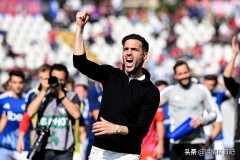 随着科莫2-0，尤文2-1，米兰1-0拉齐奥登顶，意甲最新积分榜出炉