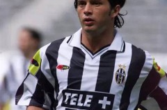 想去巴萨踢球的意大利硬汉，怼卡佩罗讽刺里皮，单季喝到10黄牌