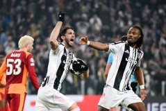 足坛一夜震动！欧冠16强尘埃落定，尤文遗憾出局意甲只剩独苗，英超6队全胜称霸