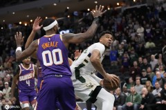 布克26分字母哥22分 太阳击败雄鹿3连胜