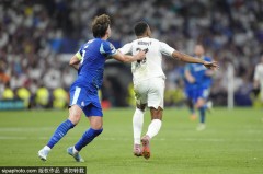 西甲衣袖广告收入排名：皇马2500万美元居首，巴萨1400万美元背后的商业博弈