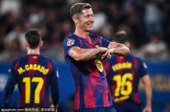 2-1！亚马尔导演逆转好戏！莱万打进职业生涯第700球 巴萨登顶西甲