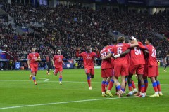 欧冠惨案！德甲冠军惨遭7-2狂胜，卫冕冠军取得6连胜