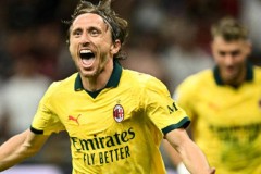 AC米兰2-0博洛尼亚，莫德里奇建功，领跑意甲积分榜