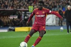 罗马终结两连败，19岁法国新星头球破门助力球队逼近意甲前四